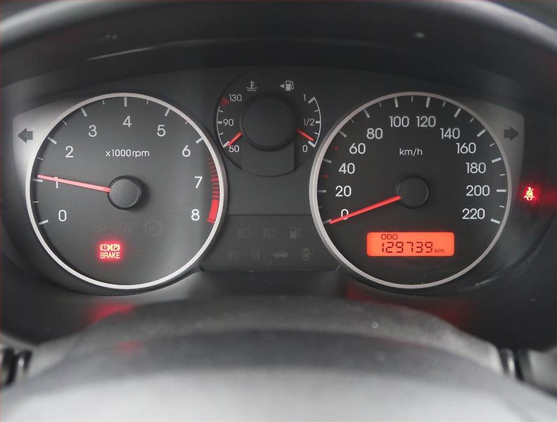 Hyundai i20 (2009) 1.4, Tažné, pěkný stav - fotka 11 z 14