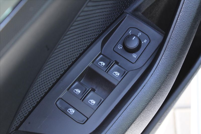 Škoda Octavia 2.0 TDI STYLE DPH 1.MAJITEL ČR - fotka 24 z 24