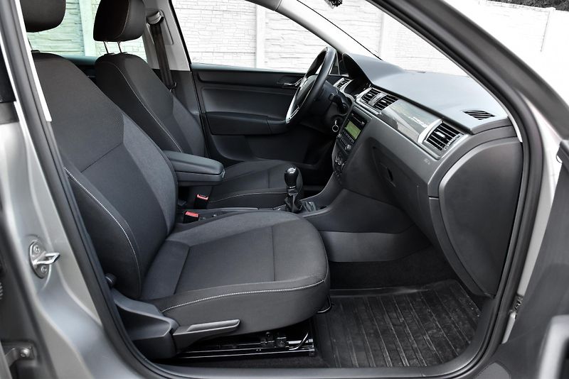 Škoda Rapid 1.2 TSi 6st,KLIMA,ČR,52 064KM - fotka 35 z 44