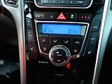 Hyundai i30 (2013) 1.6 CRDi, ČR - náhled 14