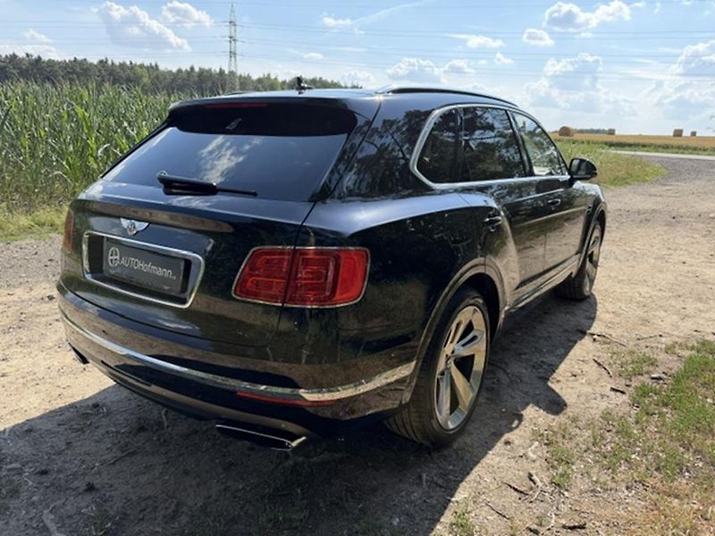 Bentley Bentayga 6,0 V12 4WD,head-up, TOP STAV - fotka 6 z 49