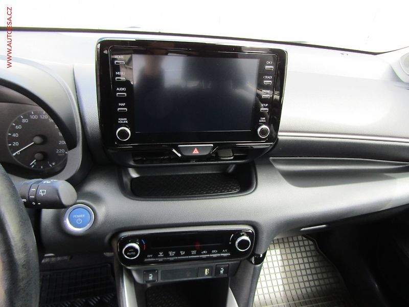 Mazda 2 (2023) 1.5 VVFi hybrid, 1.maj,ČR - fotka 16 z 22