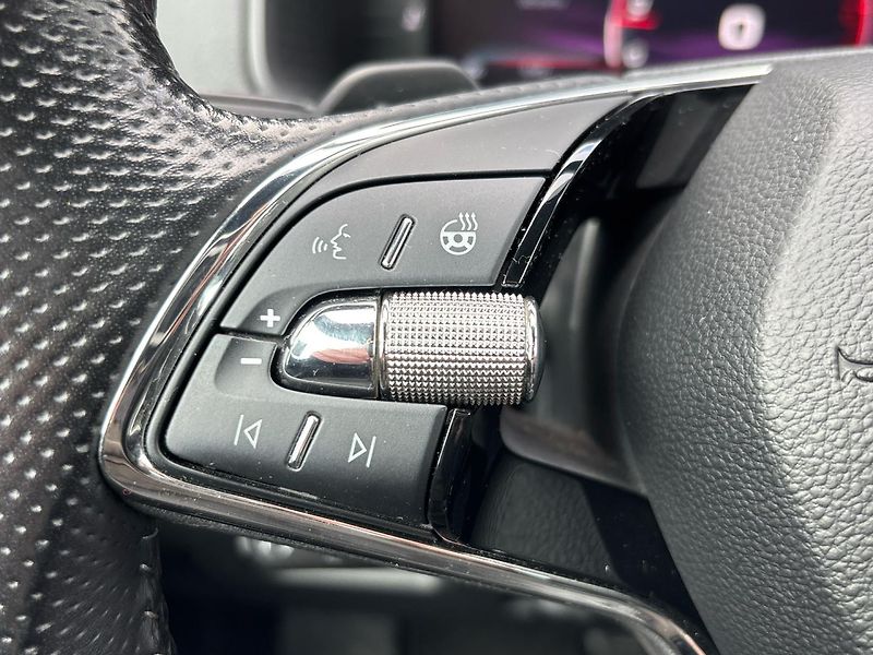 Škoda Karoq Sportline DSG - fotka 24 z 27