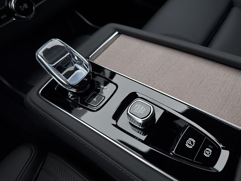Volvo XC90 (2026) T8 AWD RECHARGE ULTRA DARK 7m - fotka 24 z 29