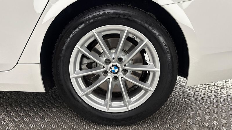 BMW Řada 5 2.0 520d At Touring - fotka 19 z 33