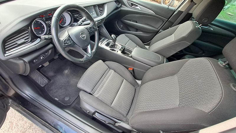 Opel Insignia 1.6 CDTI Edition Sport NAVI - fotka 18 z 29