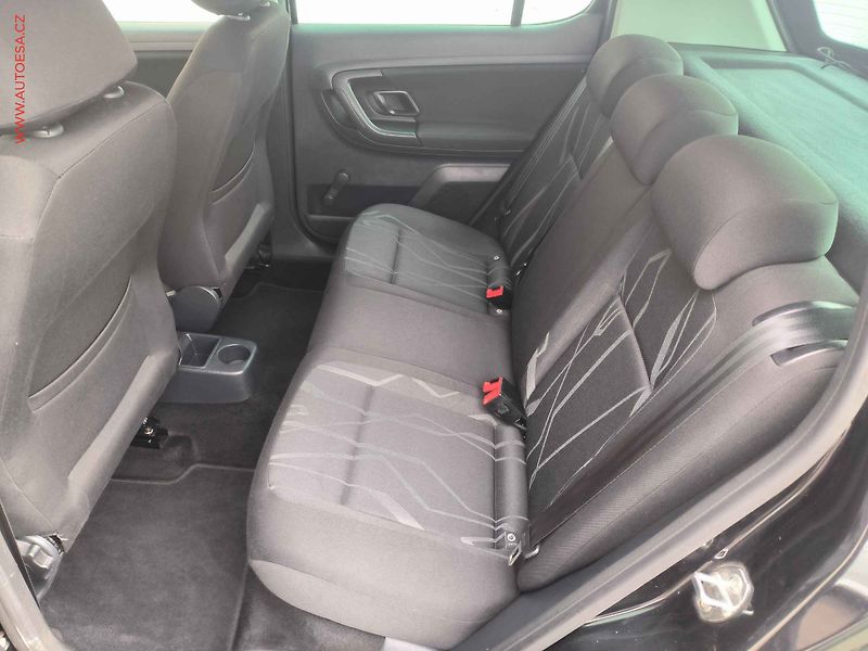 Škoda Fabia (2013) 1.2 TSi, Ambition, výhřev sed - fotka 10 z 16
