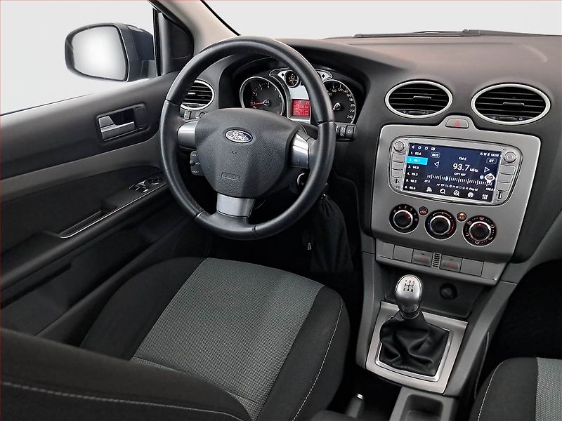 Ford Focus (2010) 1.6 16V, Navi - fotka 7 z 14