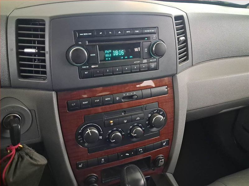 Jeep Grand Cherokee (2006) 3.0 CRD, 4X4, Automat - fotka 12 z 15