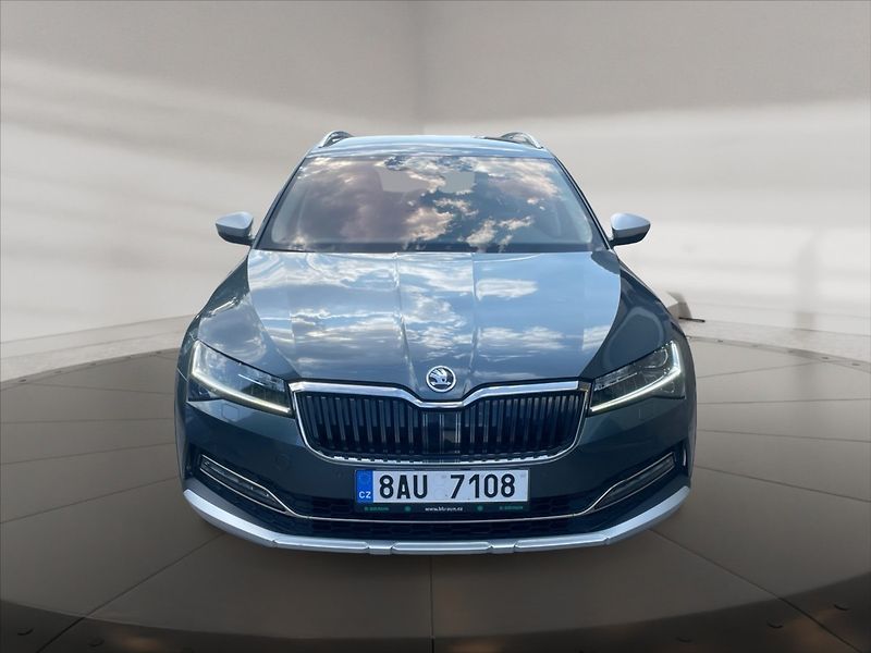 Škoda Superb 2,0 TDI 147 Scout 4x4 Aut - fotka 2 z 11