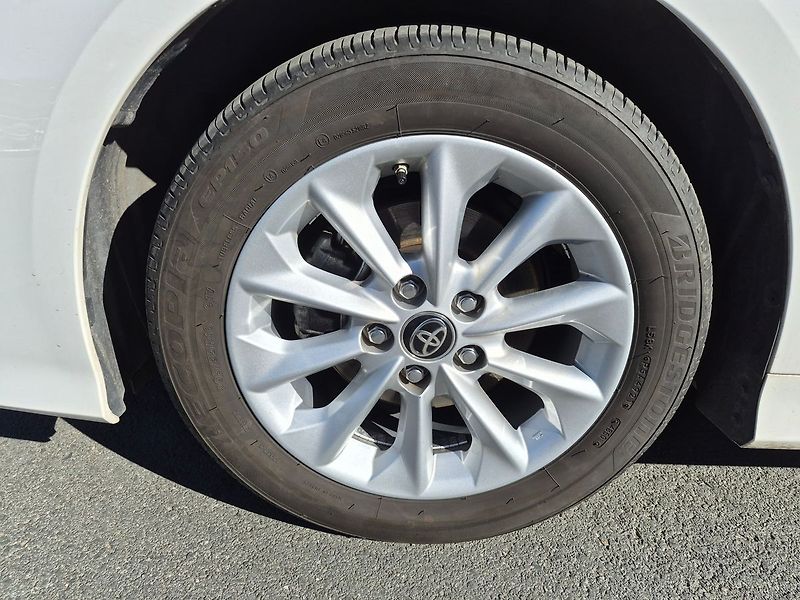 Toyota Corolla 1.5VVTi Comfort Tech - fotka 20 z 20