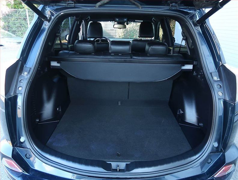 Toyota RAV4 (2018) Selection 2.0 D-4D, Serv.kniha - fotka 13 z 23