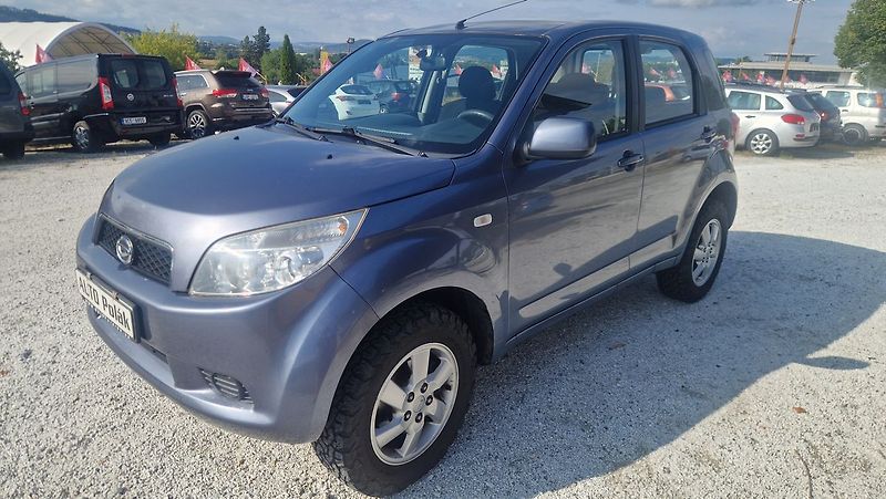 Daihatsu Terios 1,5 16V - fotka 2 z 11