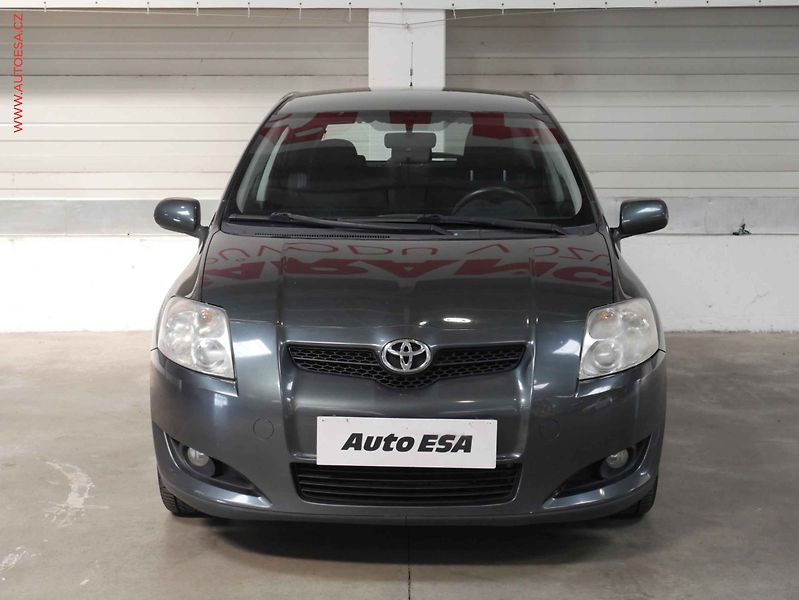 Toyota Auris (2007) 1.6 VVT-i, ČR, AC - fotka 2 z 20