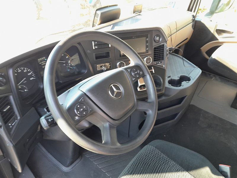 Mercedes-Benz Actros 1851 LowDeck / Mega - fotka 16 z 32