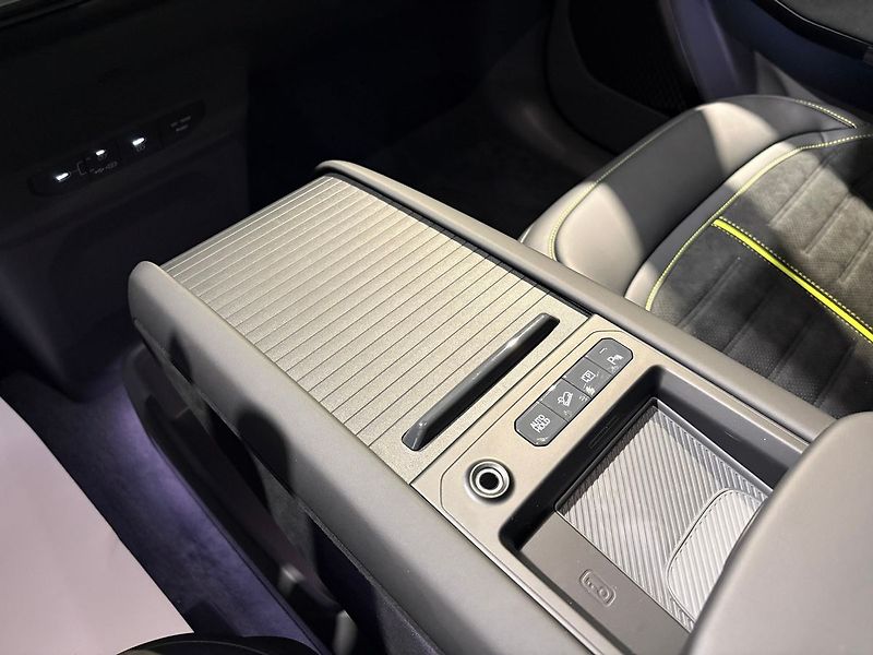 Kia EV9 (2026) 7P 4x4 GT 374 KW + 99,8 KWH (2 - fotka 19 z 25
