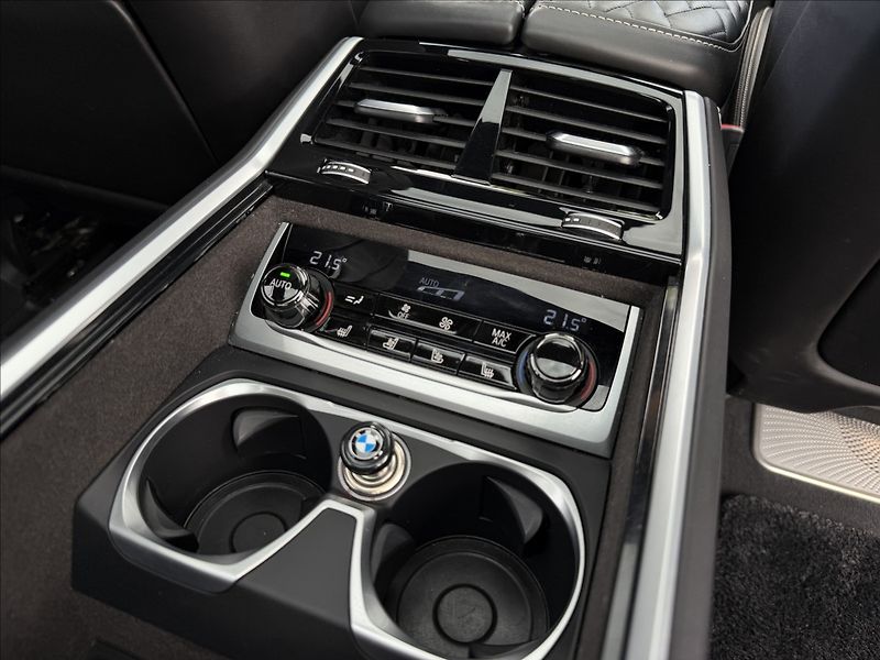 BMW Řada 7 740D Long Individual - fotka 38 z 46