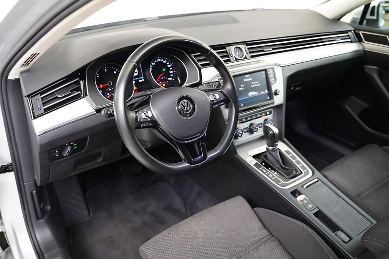 Volkswagen Passat - fotka 16 z 26