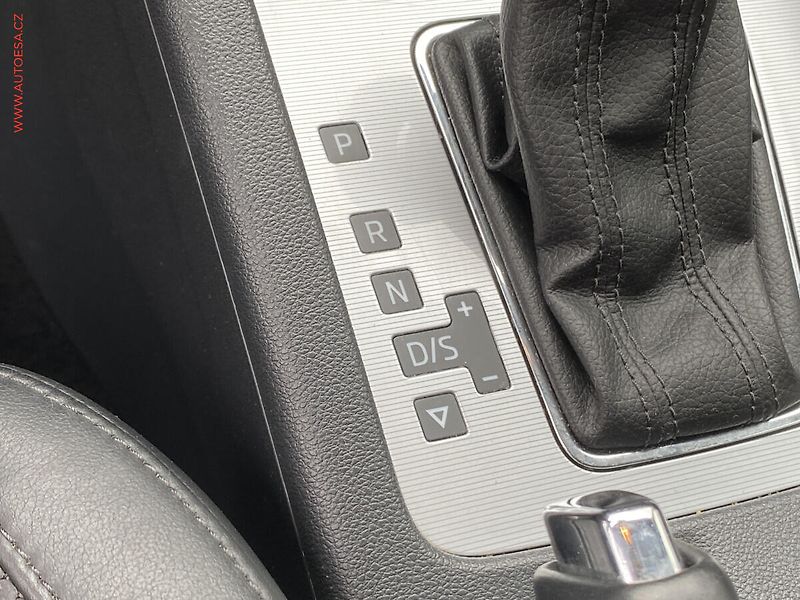 Škoda Octavia (2013) 1.4 TSi, Elegance, DSG - fotka 14 z 19