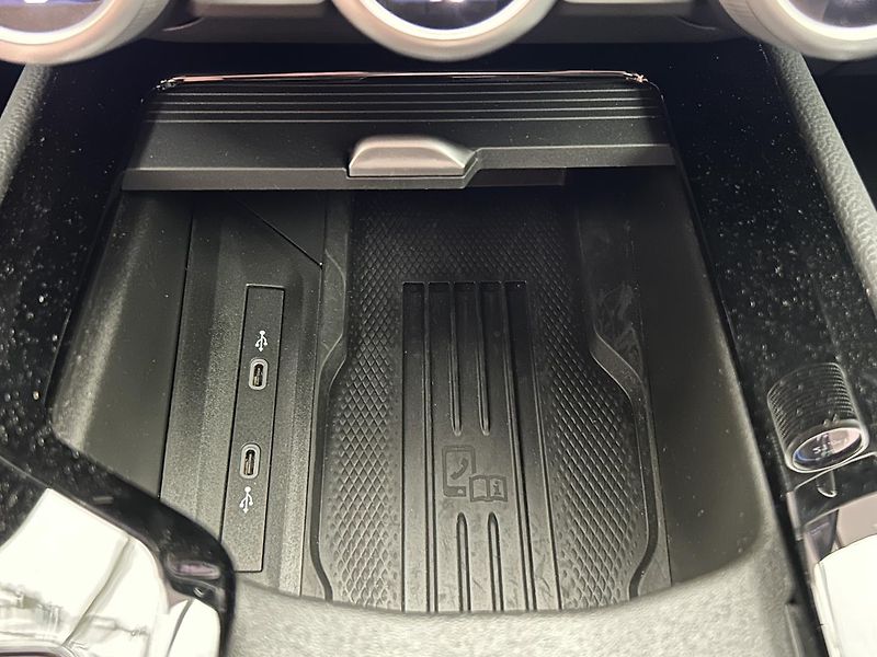 Škoda Superb 2.0 TDI L & K - fotka 18 z 33