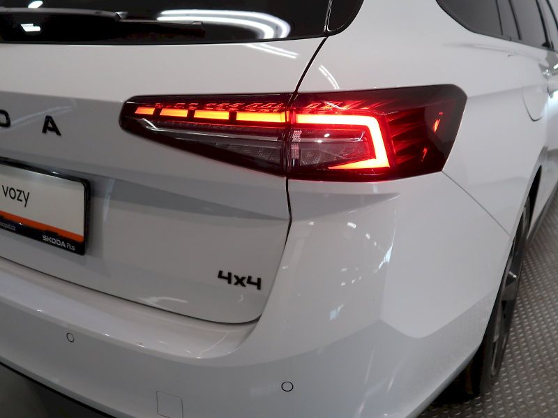 Škoda Superb (2026) SPORTLINE 2.0TDI 142KW 4x4 DSG - fotka 11 z 49