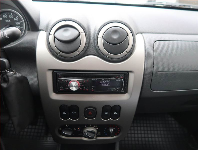 Dacia Sandero (2010) Stepway 1.5 dCi, po STK, Tažné - fotka 12 z 13