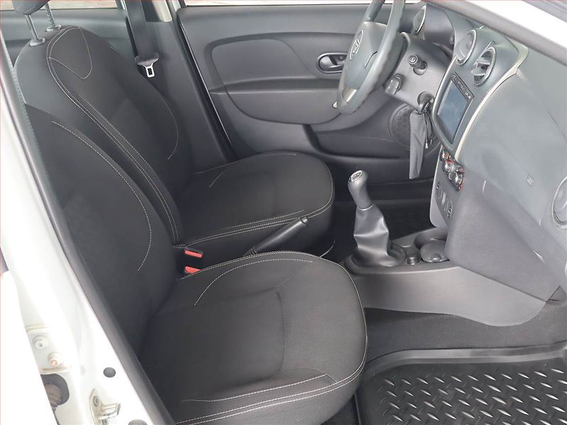 Dacia Logan (2015) 1.2 16V, Navi - fotka 9 z 18
