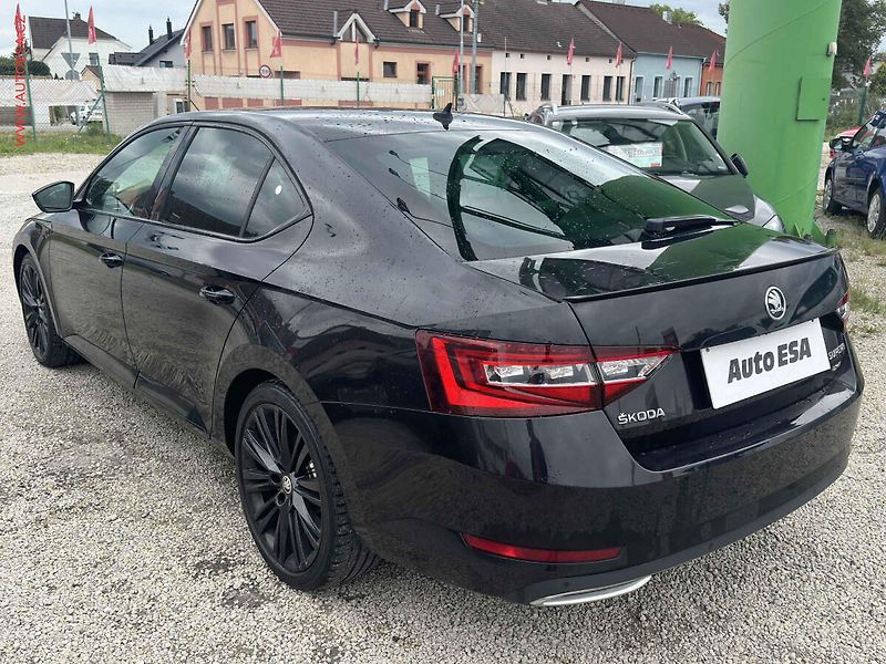 Škoda Superb (2017) 2.0TDi 4x4, ČR, DSG, bixen - fotka 6 z 23