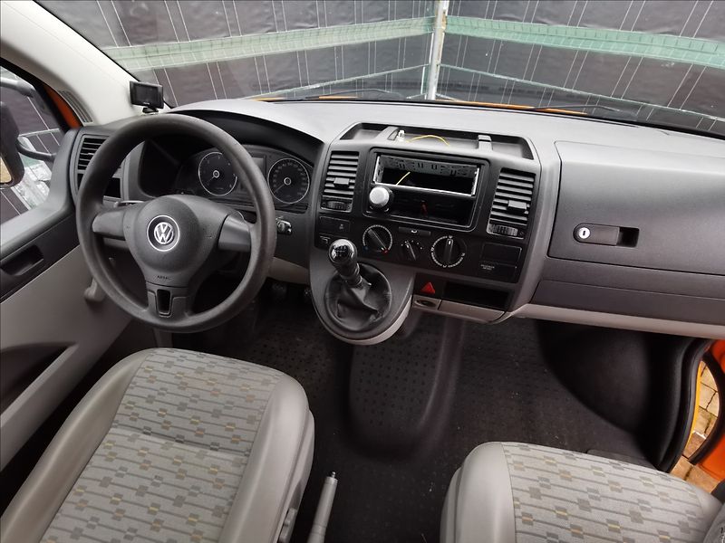 Volkswagen Transporter 2.0 TDI - fotka 7 z 10