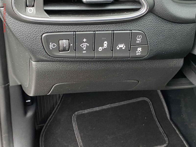 Hyundai i30 (2020) 1.4 i, 1.maj,ČR, servis - fotka 12 z 20