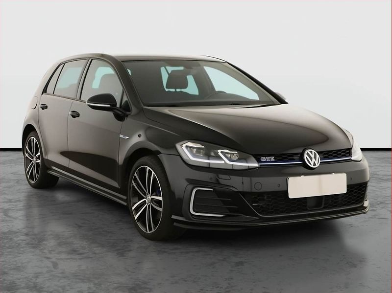Volkswagen Golf (2020) GTE, Automat, Tempomat - fotografie inzerátu