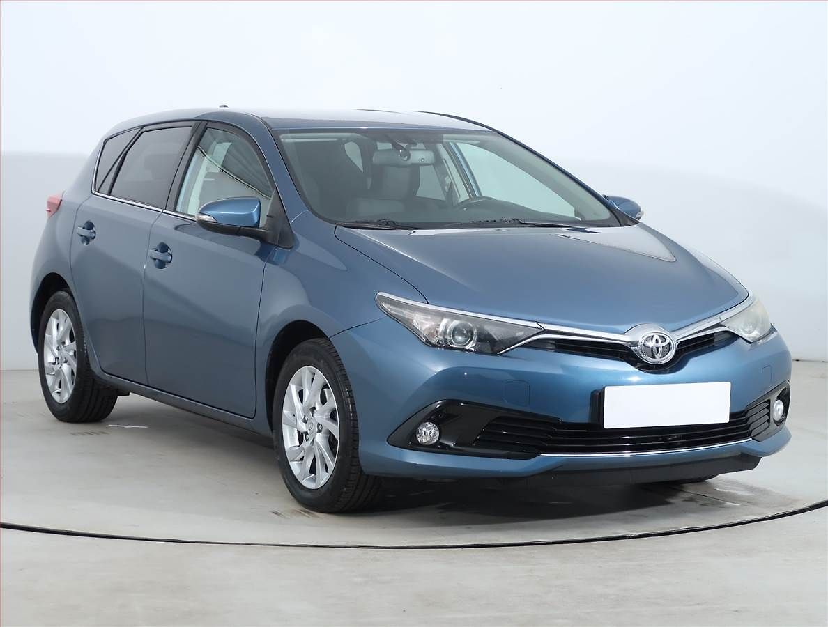 Toyota Auris 1.6 Valvematic, Serv.kniha