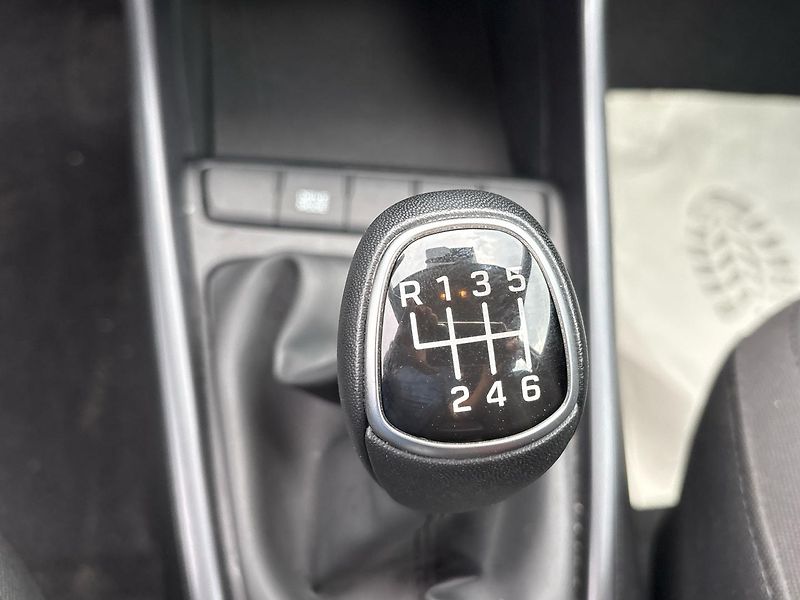 Hyundai Bayon (2024) 1.0 T-GDI Smart - fotka 20 z 23