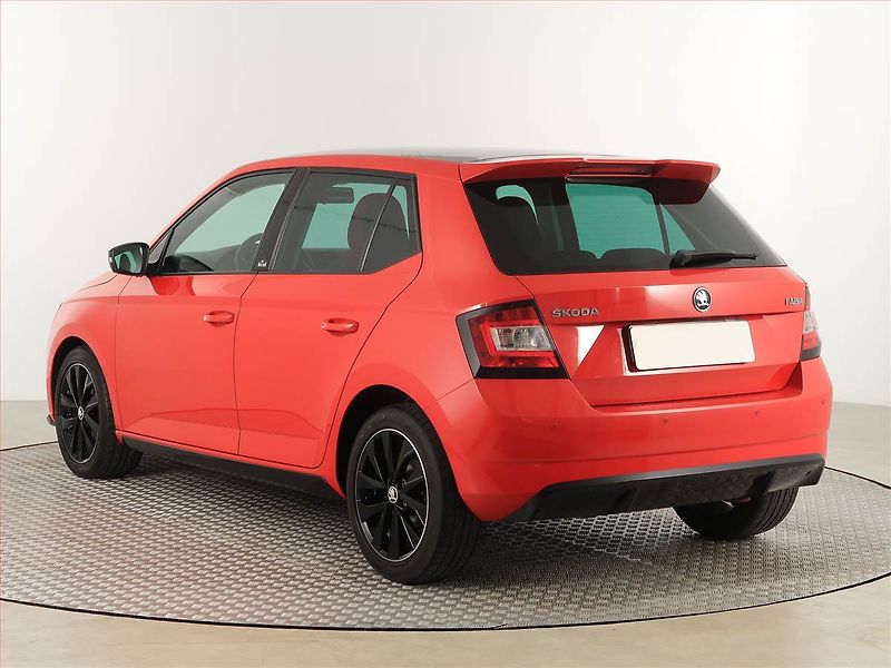 Škoda Fabia (2018) Monte Carlo 1.0 TSI, Automat - fotka 4 z 18