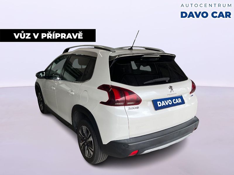 Peugeot 2008 1,6 HDI 73kW CZ - fotka 2 z 12