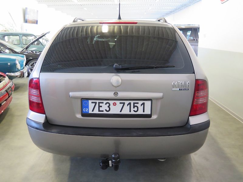 Škoda Octavia (2009) 1.9TDI 74kW,tažné,klima - fotka 3 z 17