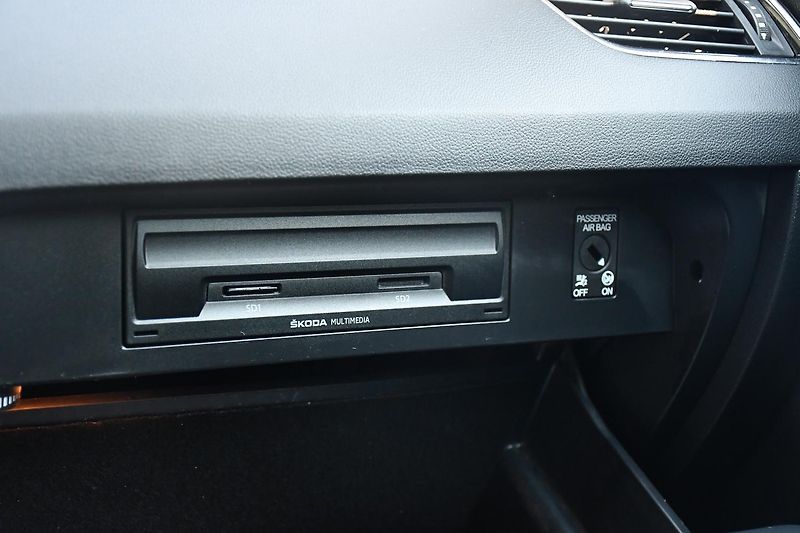 Škoda Octavia 1.5TSi 110kW DSG NAV ACC - fotka 34 z 48