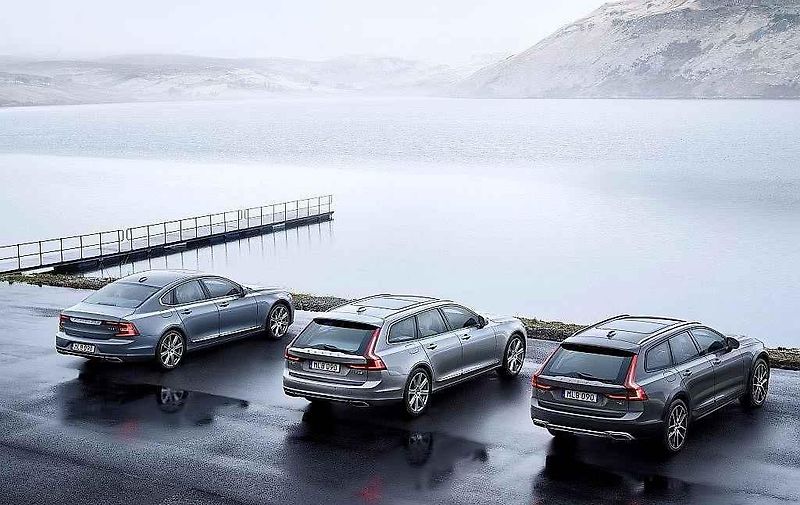 Volvo V90 Cross Country.