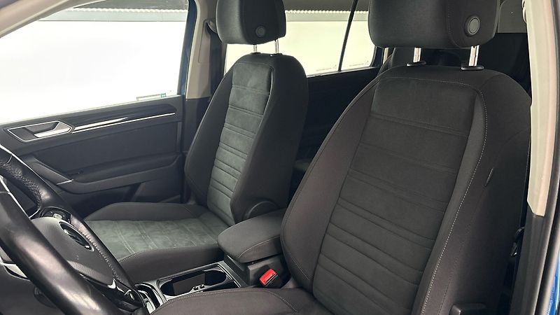 Volkswagen Touran 2.0 TDI DSG Highline - fotka 15 z 25