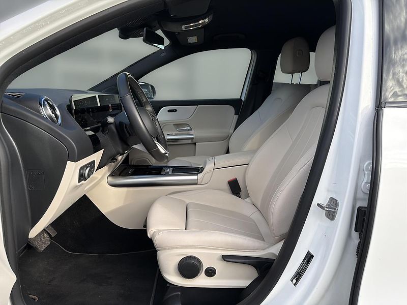 Mercedes-Benz GLA 200d 4MATIC - fotka 11 z 15