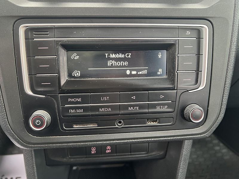Volkswagen Caddy (2018) MAXI 2,0TDi 7 míst pěkný stav! - fotka 37 z 42