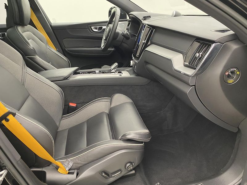 Volvo XC60 AWD POLESTAR AUT CZ 1.maj - fotka 24 z 65