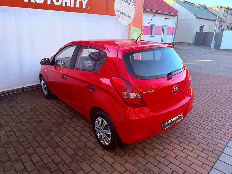 Hyundai i20 1.2, ČR, 1.Maj, Klimatizace - fotka 8 z 18