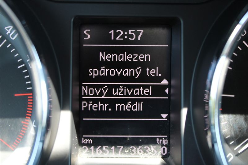 Škoda Superb 2,0 TDI  ELEGANCE,ROZVODY - fotka 16 z 33