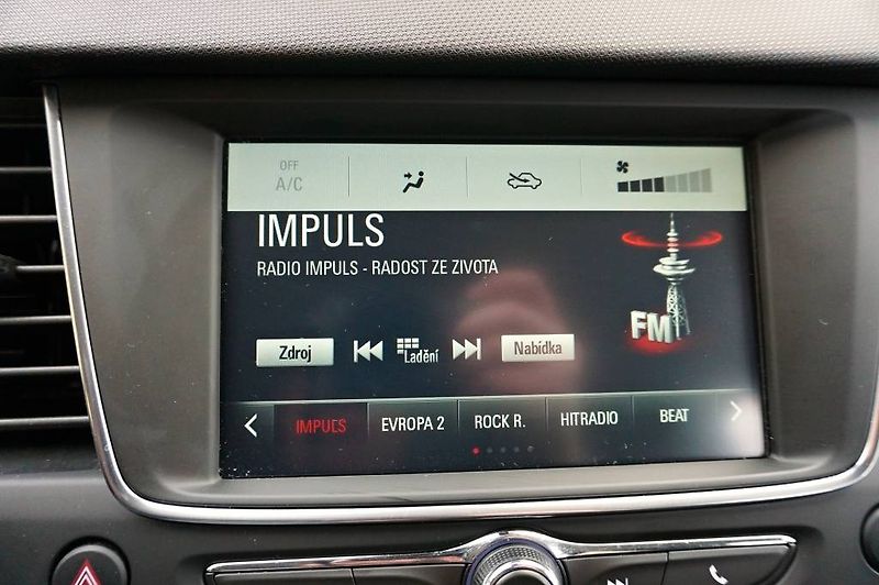 Opel Crossland X (2021) 1,2i 61 kW - fotka 29 z 43