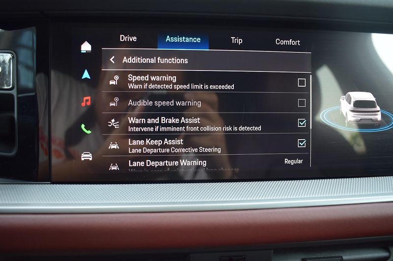 Porsche Cayenne (2026) KeyLess/SoftClose/Pano - fotka 13 z 52
