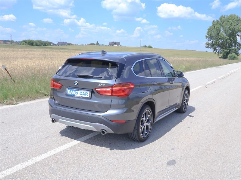 BMW X1 2,0 20d 140kW xDrive xLine CZ - fotka 7 z 27
