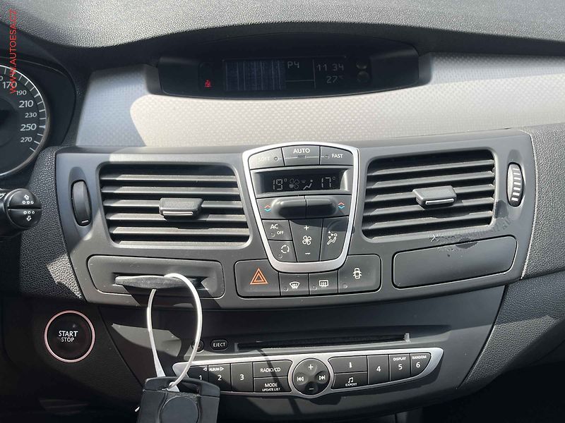 Renault Laguna (2007) 2.0dCi, STK7/28 - fotka 11 z 15