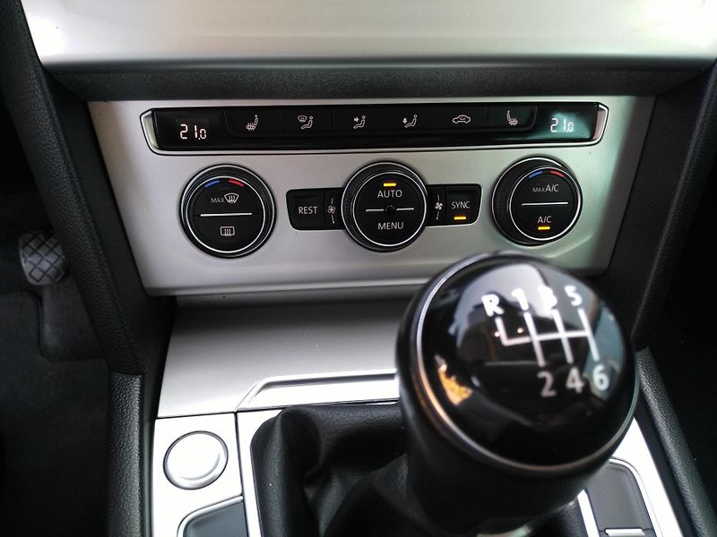 Volkswagen Passat 1,4 TSI  /110 kW/  - fotka 28 z 45