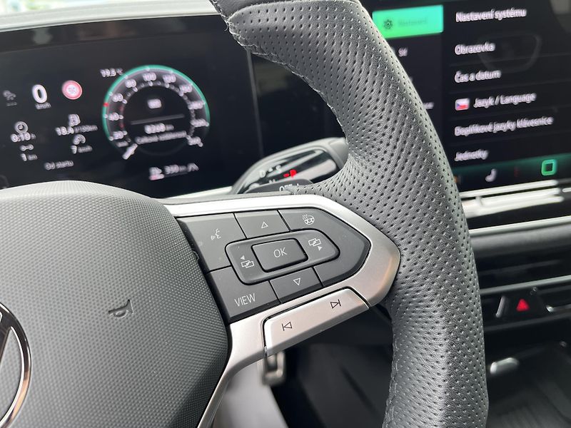 Volkswagen Passat R-Line 2,0 TDI 110 kW  DSG - fotka 16 z 27